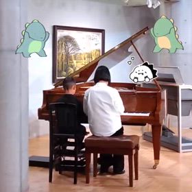 初めての親子連弾！の画像