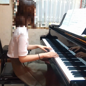 親子連弾からお母さんも！(動画)の画像