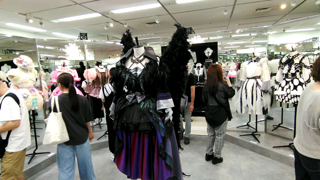10/11～22 AKB48劇場大衣装展~Re:Start~！AKB衣裳展23レポ3卒業ドレス編の記事動画