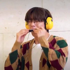 【BTS】テテがハーモニカで吹いていたのは…の画像
