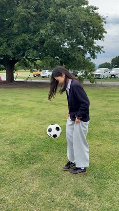 サッカー少女の記事動画