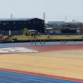 男子1000m １組目中盤の画像