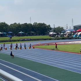 男子80m予選①の画像