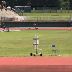 女子1000ｍ１組目ゴールシーンの画像