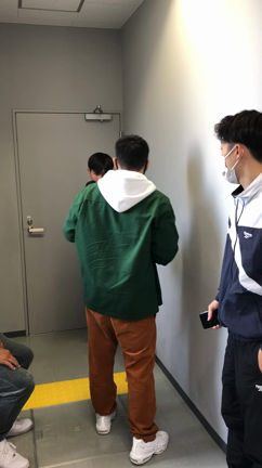 背中を見て。の記事動画