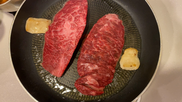 松坂牛のステーキな夕食の記事動画