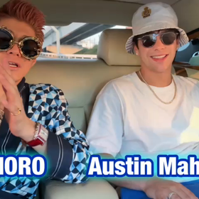 Austin Mahoneと移動中☆の画像
