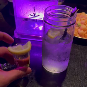 DJ SODA事務所社長と、チェジュンの事務所副社長と乾杯☆ 韓国シーシャバーBOBA BEARの画像