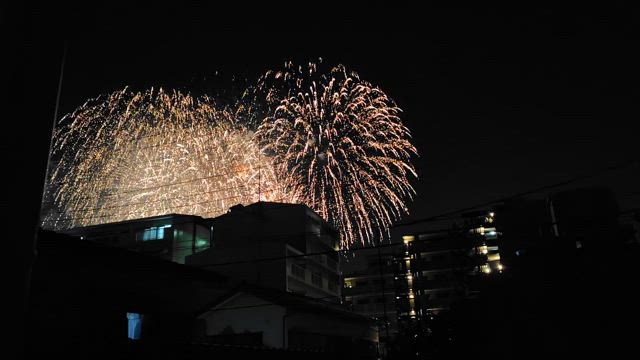 今年は彩夏祭花火無事上がりましたの記事動画