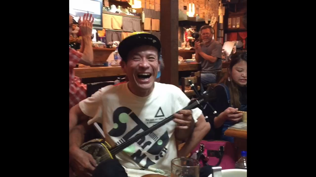 音楽が生活に近い沖縄！！の記事動画
