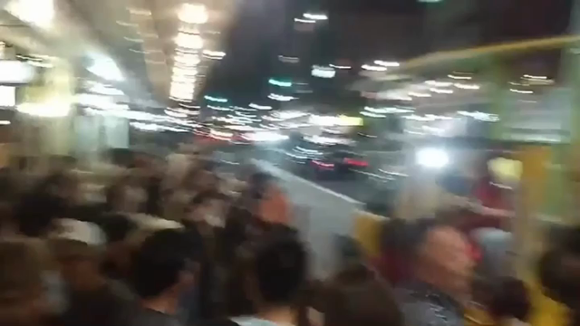 京都四条河原町でバスキング！！の記事動画