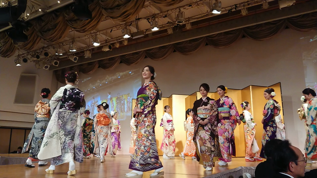 銀座のママが選ぶ 魅力的な女性は？の記事動画