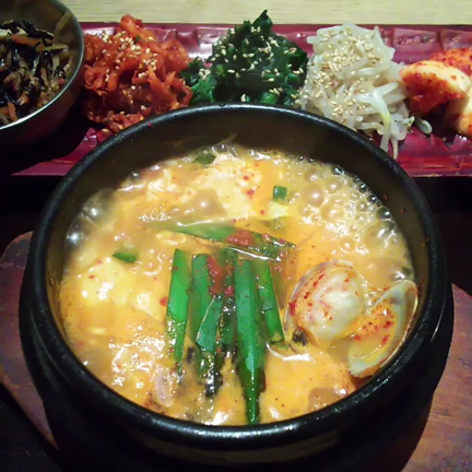 韓国厨房水刺間 スラッカン@ｸﾞﾗﾝﾌﾛﾝﾄ大阪 純豆腐チゲ定食の記事動画