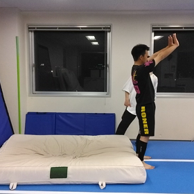 体の歪みの画像