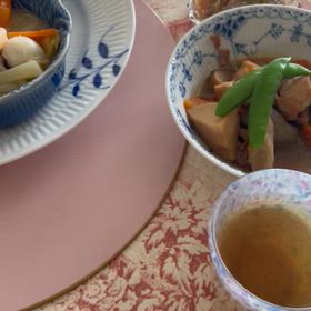テーブルのお料理の画像