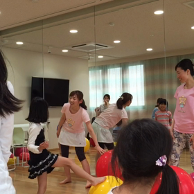 みんなが大好きなこの曲もGボールでパワーアップ↑名古屋・覚王山・こども英会話の画像