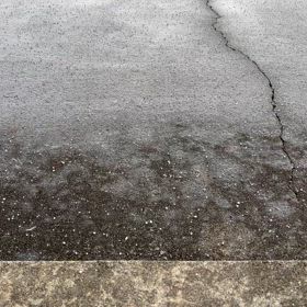 ３月末にまだアラレの画像