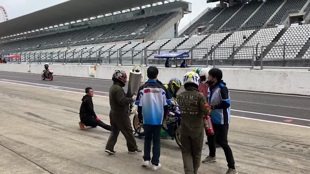 サンデーウィーク【5月15日編】 〜4時間耐久ロードレース JP250〜の記事動画