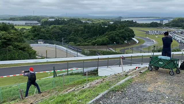 ようやく…やっと…"鈴鹿4耐"でここに立てたの記事動画