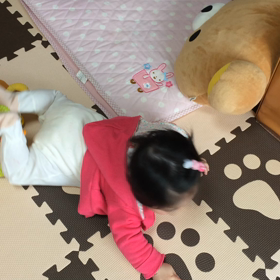 8か月で寝返りの画像