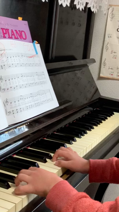 『山の音楽家』をとってもステキに弾いた小1男子も小さな音楽家✨の記事動画