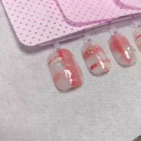 打ち合わせ後のネイル作成の画像