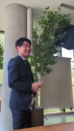 「もう一枚撮りますね！」のときの記事動画