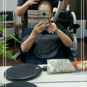 訪問美容でカラーのお流しの画像