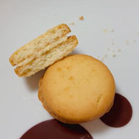 さっくりとした食感！宝製菓 塩バタかまんのサムネイル画像