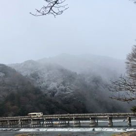 雪の嵐山の画像