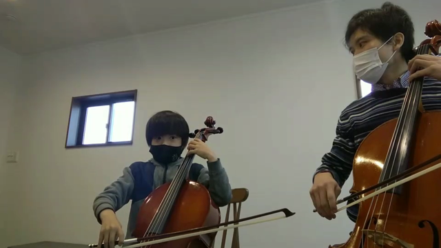 チェロ動画　（小2）ダンス・ラスティック　生徒さんのレッスンの様子の記事動画