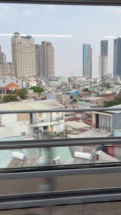 ベトナムで電車でGO！の記事動画