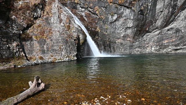 七泰の滝10m　奈良県十津川村の記事動画