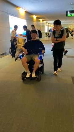 羽田空港のターミナルで、自動運転の〇〇を体験してみました！の記事動画
