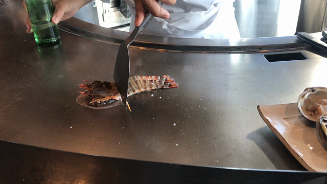 51階からの景色を眺めながら鉄板焼…❤︎❤︎の記事動画