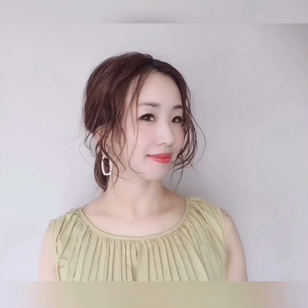 【HAIR】超簡単お団子ヘア♡【GU】SALE価格プリーツブラウス✨の記事動画