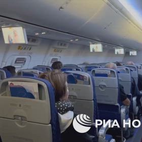 РИАノーボスチ配信-テルアビブ行き航空機内の画像