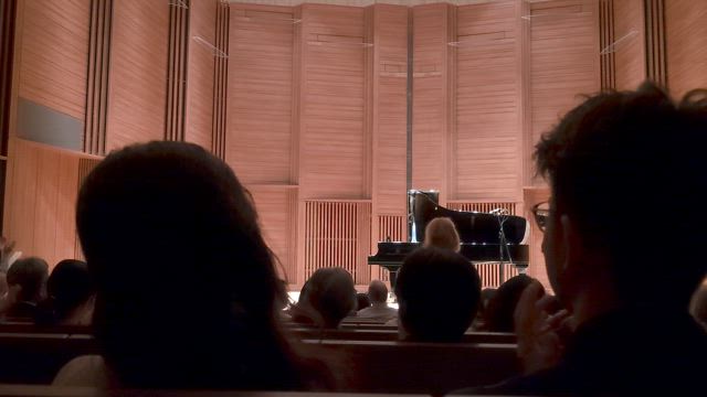 アンドレイ・ググニンピアノリサイタル@五反田文化センターホールの記事動画