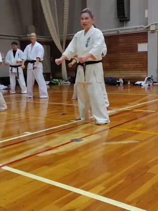 笑顔溢れるの記事動画