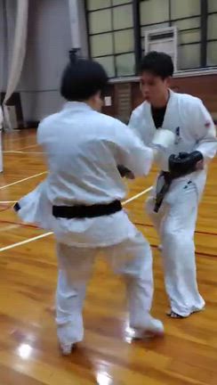 笑顔溢れるの記事動画
