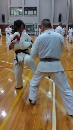 笑顔溢れるの記事動画