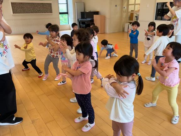 ★年少　ダンス体験〜！？踊るの大好き♡の記事動画