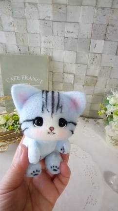 空色 の 猫ちゃん 羊毛フェルト もふもふ にぎにぎ ぬいぐるみの記事動画