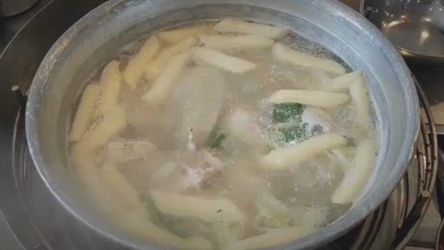 東大門＜陳玉花ハルメ元祖タッカンマリ＞の記事動画