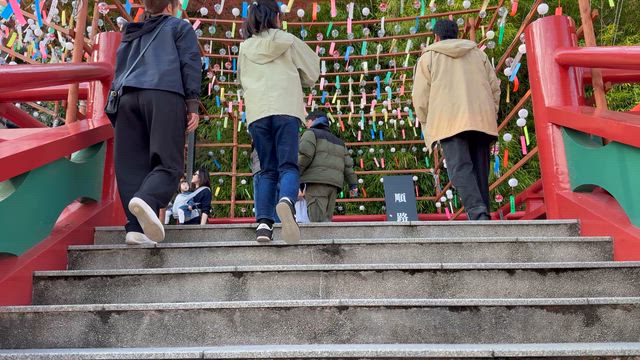 1日早い祐徳稲荷神社参拝の記事動画