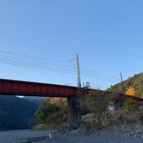 川辺で動画の撮影　SL!の画像