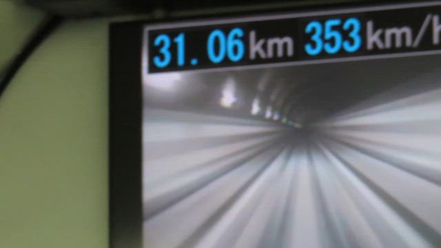 超電導リニア体験乗車   ３　乗るぞーの記事動画
