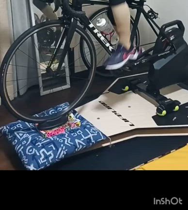 ロードバイク用 ロッカープレート トレーナー用 室内トレーニング Amazon | KOM Cyclingのロッカープレート 屋内トレーニング用 - 不快感