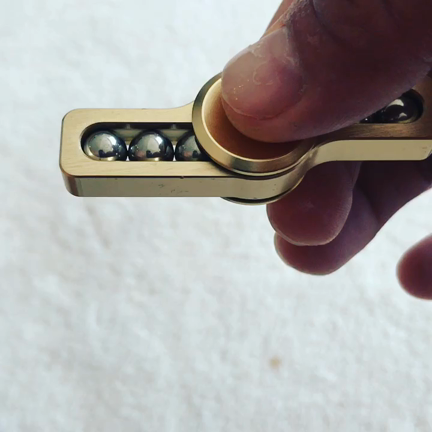 ハンドスピナーの記事動画