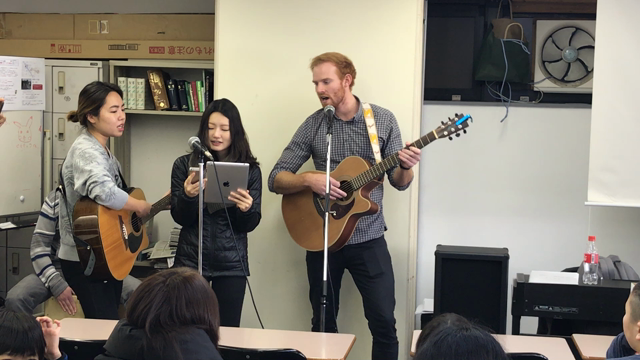Chapel with team from Konaの記事動画
